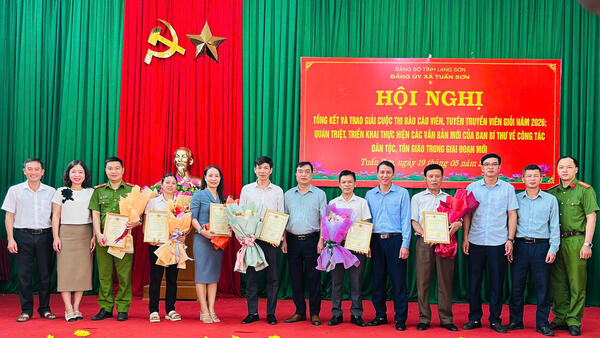 ĐẢNG ỦY XÃ TUẤN SƠN TỔNG KẾT VÀ TRAO GIẢI CUỘC THI BÁO CÁO VIÊN, TUYÊN TRUYỀN VIÊN GIỎI NĂM 2026