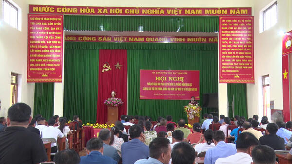 XÃ TUẤN SƠN TỔ CHỨC HỘI NGHỊ TUYÊN TRUYỀN PHỔ BIẾN PHÁP LUẬT