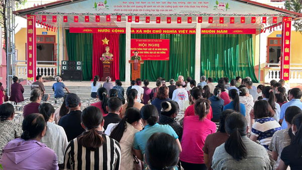 TUẤN SƠN: TRUYỀN THÔNG PHÁP LUẬT CHO HƠN 800 HỌC SINH VÀ PHỤ HUYNH TRƯỜNG THCS MINH SƠN