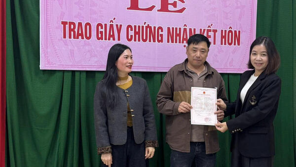 Tổ chức Lễ Trao giấy chứng nhận kết hôn có yếu tố nước ngoài