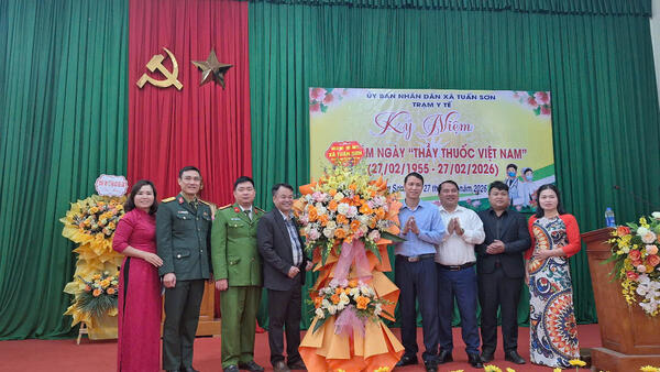 Trạm y tế xã Tuấn Sơn gặp mặt kỷ niệm Ngày thầy thuốc Việt Nam