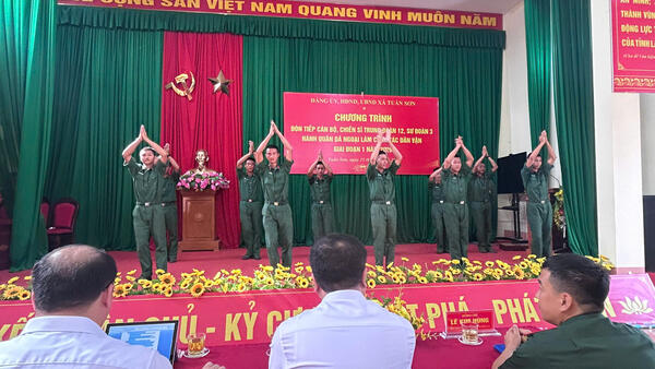 XÃ TUẤN SƠN ĐÓN TIẾP CÁN BỘ, CHIẾN SĨ TRUNG ĐOÀN 12, SƯ ĐOÀN 3 HÀNH QUÂN DÃ NGOẠI LÀM CÔNG TÁC DÂN VẬN GIAI ĐOẠN I NĂM 2026