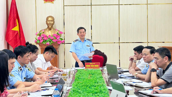 ĐOÀN KIỂM TRA CỦA TỈNH KIỂM TRA CÔNG TÁC CHỐNG BUÔN LẬU, GIAN LẬN THƯƠNG MẠI VÀ HÀNG GIẢ TẠI XÃ TUẤN SƠN