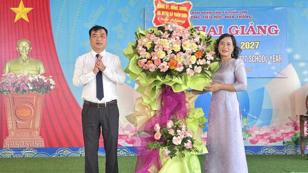 TUẤN SƠN: ĐỒNG LOẠT TỔ CHỨC LỄ KHAI GIẢNG NĂM HỌC 2026 – 2027